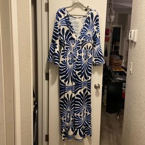 Fun Retro jumper with Flowy Sleeves Bold Print